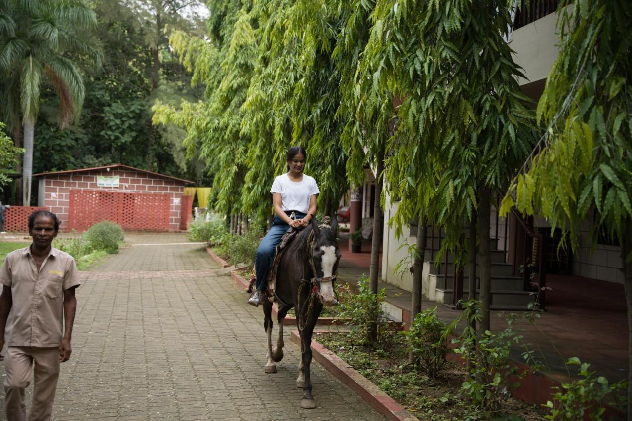 Vananchal Resort Jambughoda Buitenkant foto